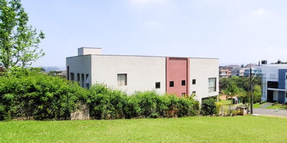 d4a8f6_2c4c1254a7af4d0e94e9b25057abf3c7mv2