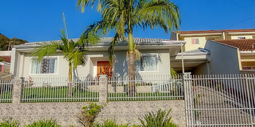 d4a8f6_584cea7fc1b3496ab039fa4406413c21mv21