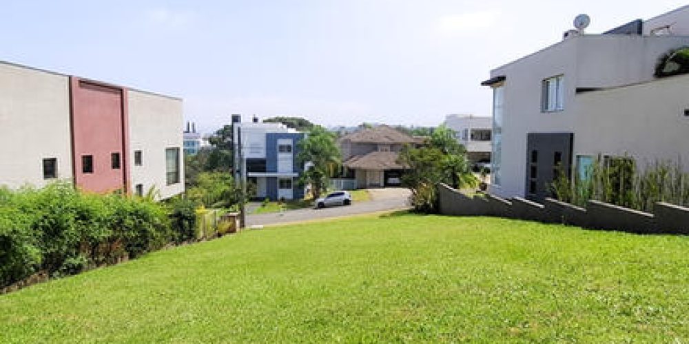 d4a8f6_b50d6aa1c1954faba80a6ce4b6466d90mv2