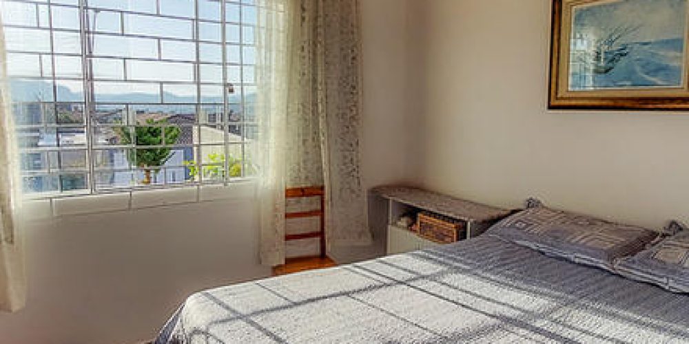 d4a8f6_eeafbbcfc6434065801b7166e57208d2mv2